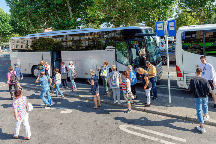 School Field Trip Transportation in Everett